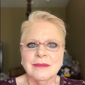 Meet your Posher, Debra